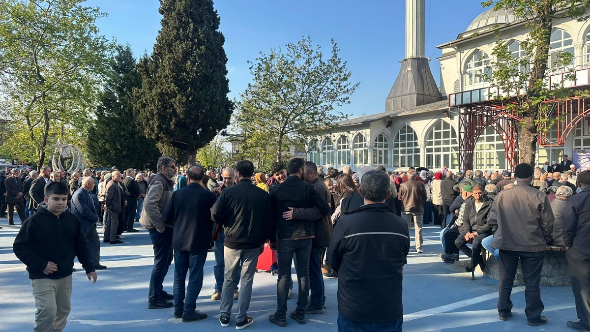 Akyazı'da hacı adayları dualarla kutsal topraklara uğurlandı