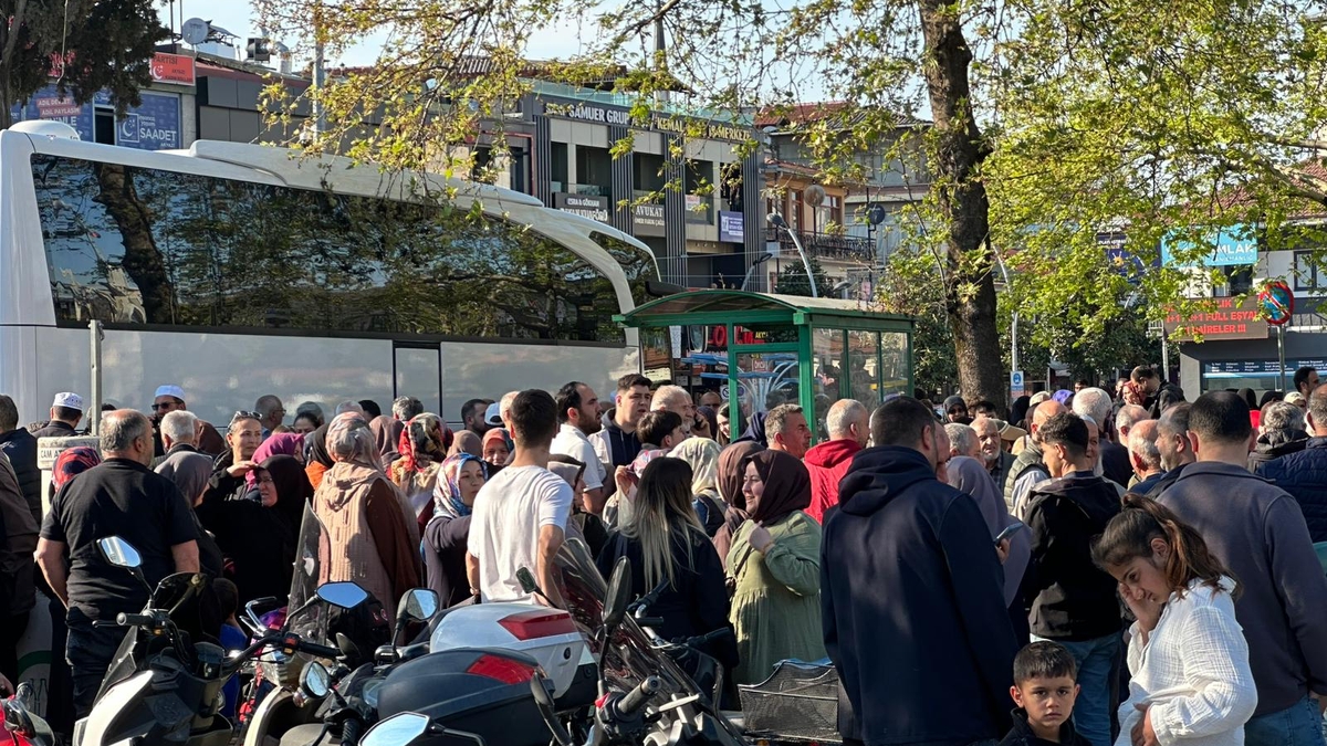 Akyazı'da hacı adayları dualarla kutsal topraklara uğurlandı