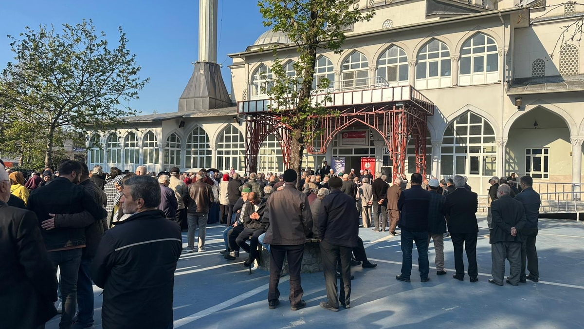 Akyazı'da hacı adayları dualarla kutsal topraklara uğurlandı