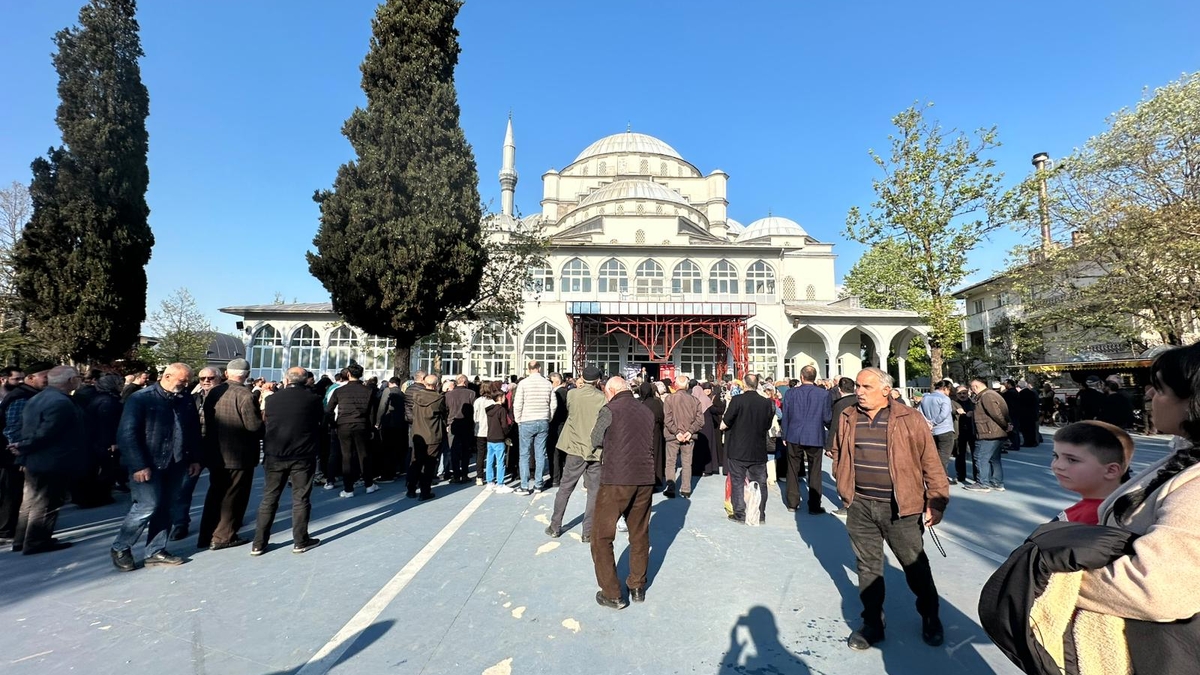 Akyazı'da hacı adayları dualarla kutsal topraklara uğurlandı