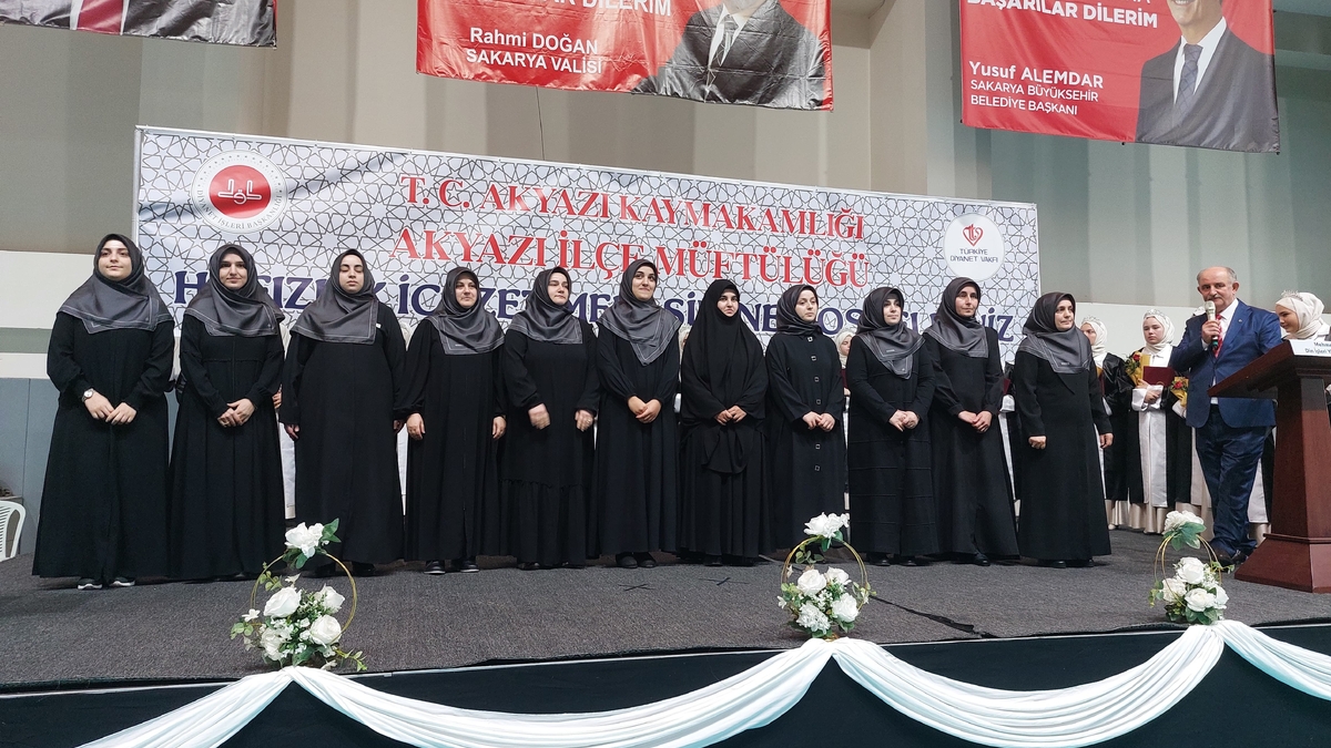 Akyazı'da hafızlık icazet merasimi