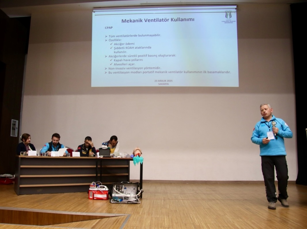 Akyazı'da hastane öncesi acil sağlık hizmetleri sempozyumu