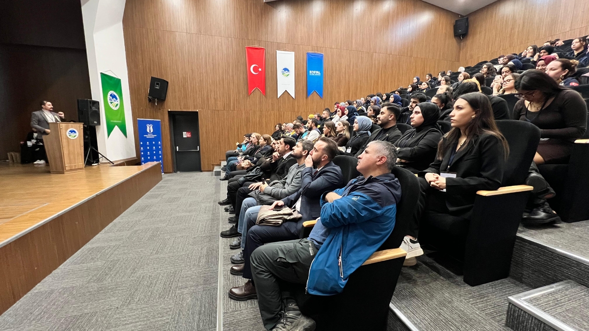 Akyazı'da hastane öncesi acil sağlık hizmetleri sempozyumu