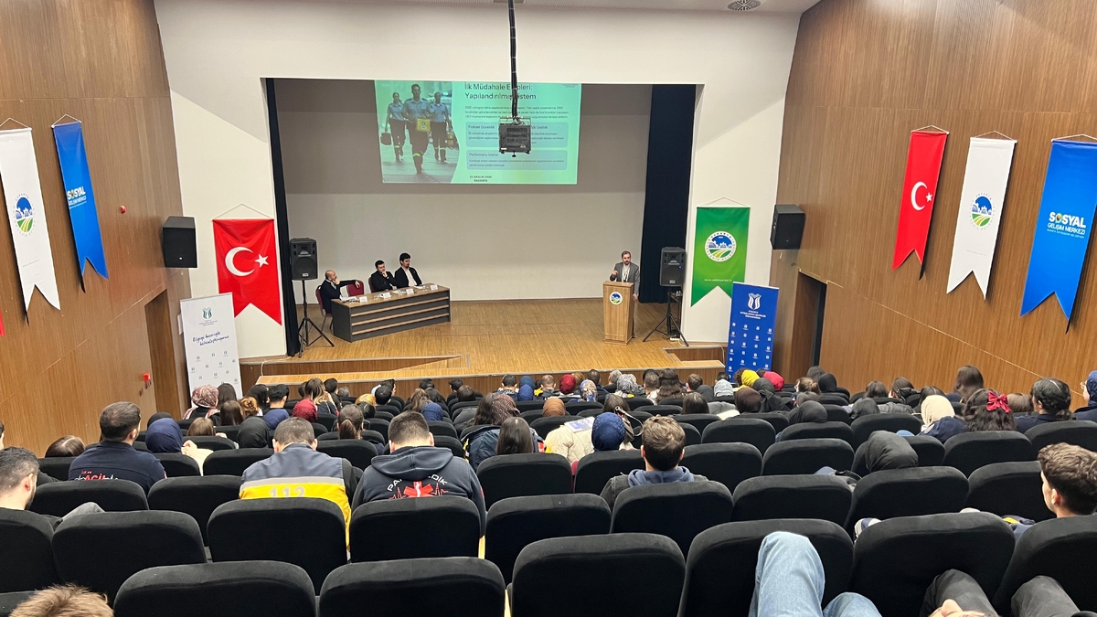 Akyazı'da hastane öncesi acil sağlık hizmetleri sempozyumu