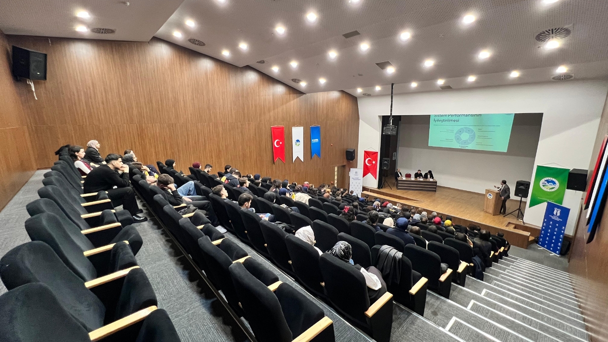 Akyazı'da hastane öncesi acil sağlık hizmetleri sempozyumu