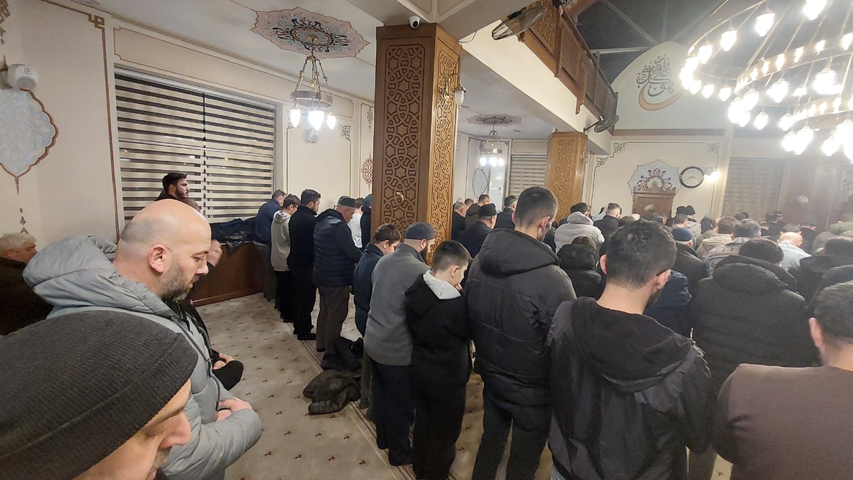 Akyazı'da ilk teravih namazı kılındı