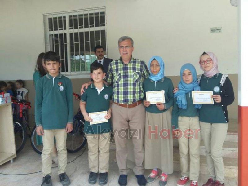 Akyazı'da Karne Heyecanı