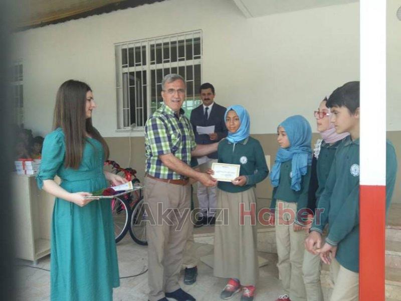 Akyazı'da Karne Heyecanı