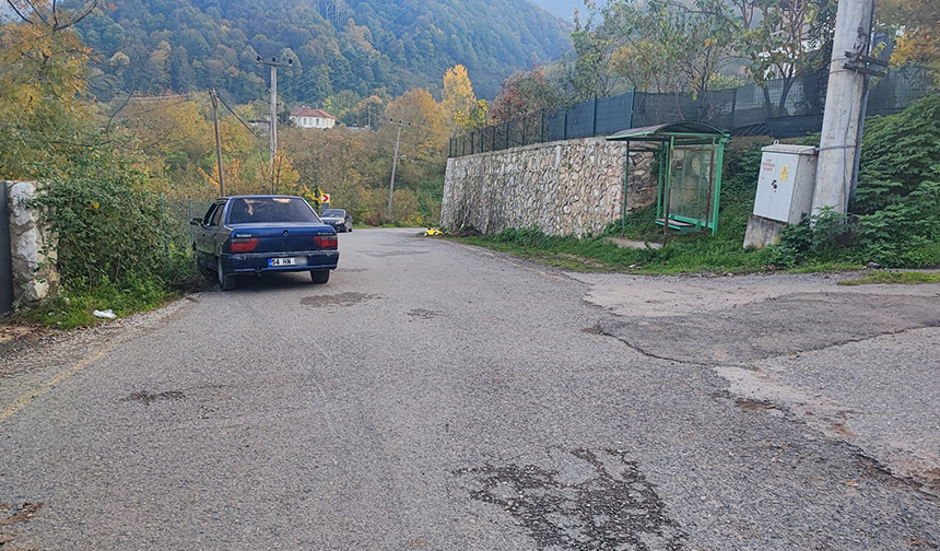 Akyazı'da kaza: 10 yaşındaki çocuk ağır yaralı