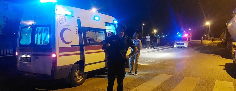 Akyazı'da kaza: Anne ve kızı yaralandı