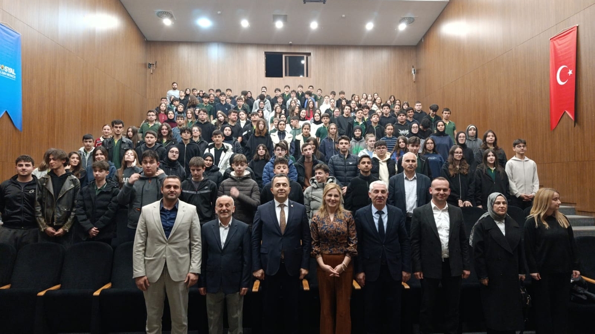 Akyazı'da lise öğrencilerine bağımlılıkla mücadele semineri