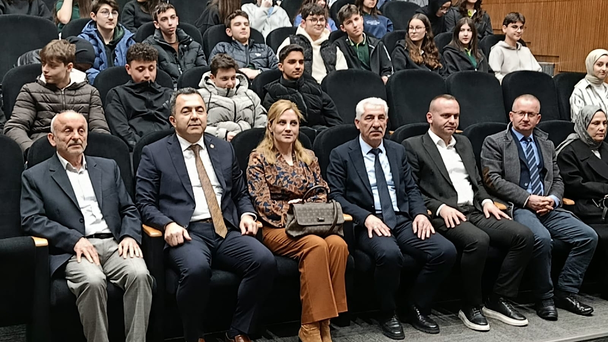 Akyazı'da lise öğrencilerine bağımlılıkla mücadele semineri