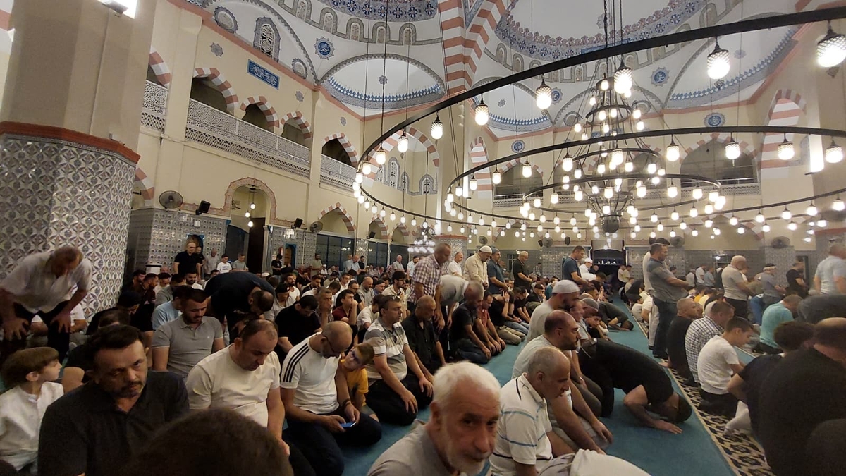 Akyazı'da Mevlit Kandili dualarla idrak edildi