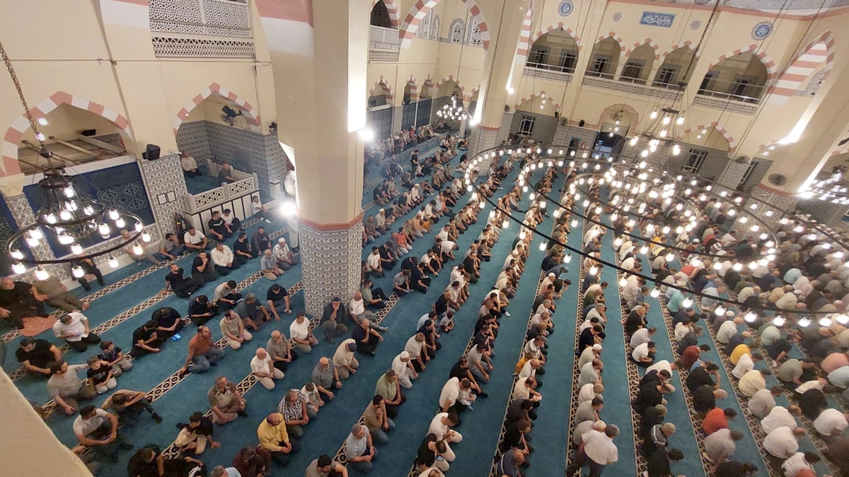 Akyazı'da Mevlit Kandili dualarla idrak edildi