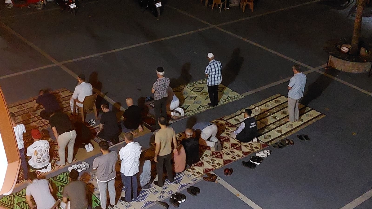 Akyazı'da Mevlit Kandili dualarla idrak edildi