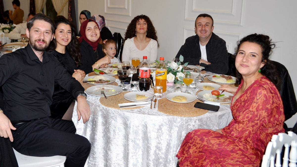 Akyazı'da Öğretmenler Günü Kutlaması