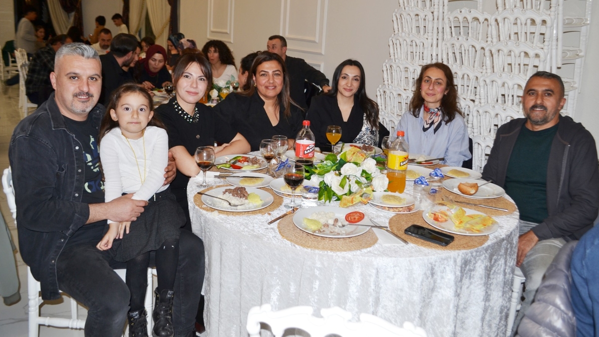 Akyazı'da Öğretmenler Günü Kutlaması