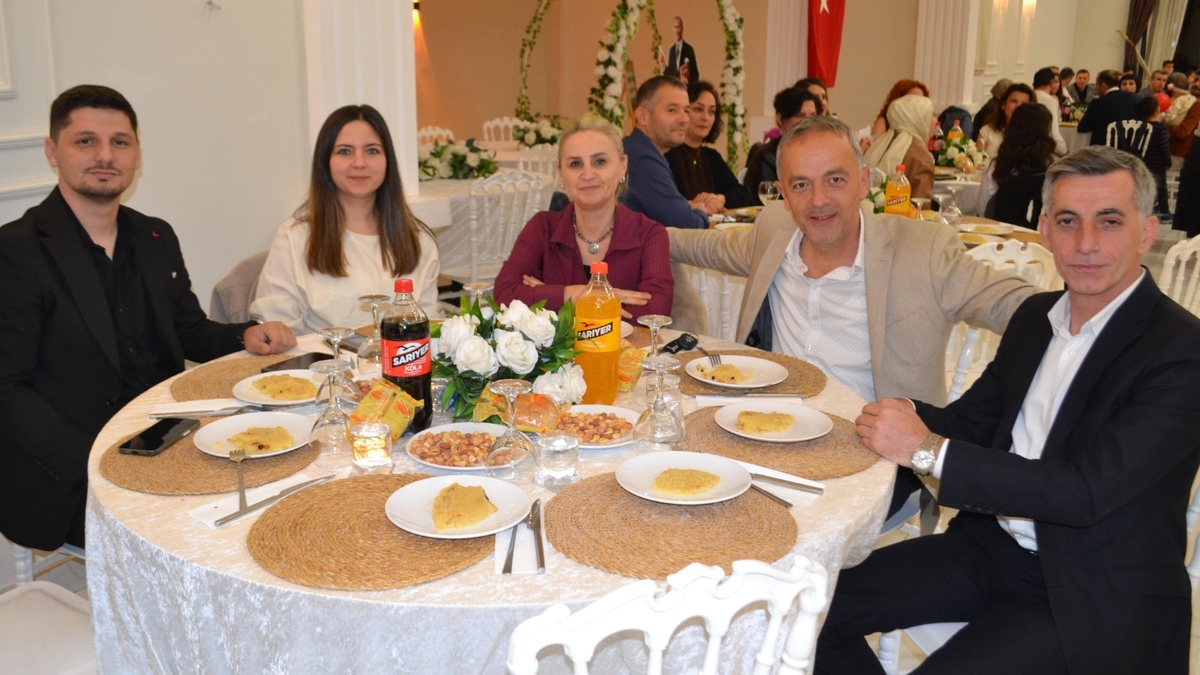 Akyazı'da Öğretmenler Günü Kutlaması