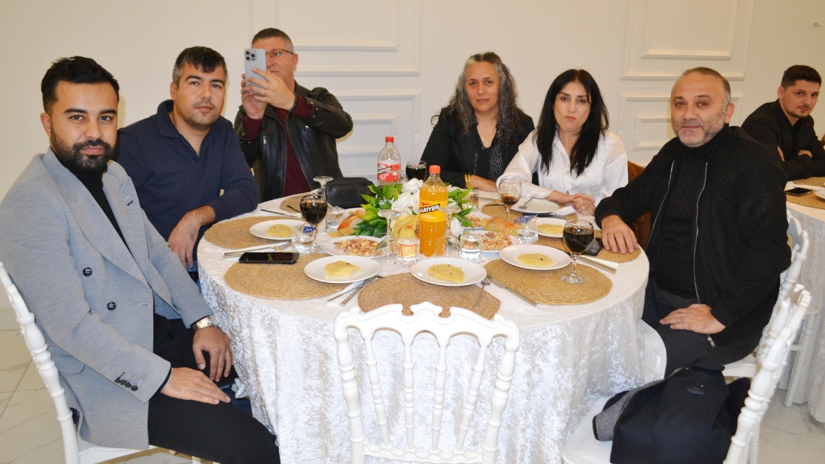 Akyazı'da Öğretmenler Günü Kutlaması