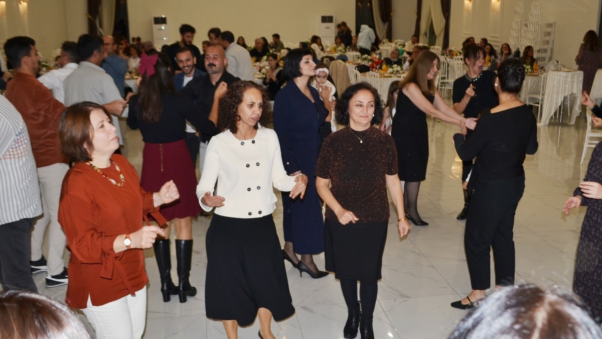 Akyazı'da Öğretmenler Günü Kutlaması