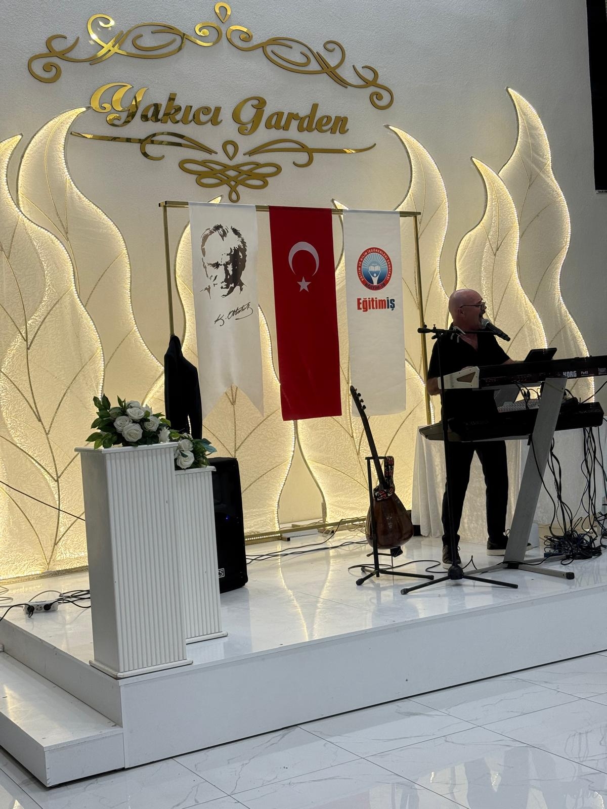 Akyazı'da Öğretmenler Günü Kutlaması