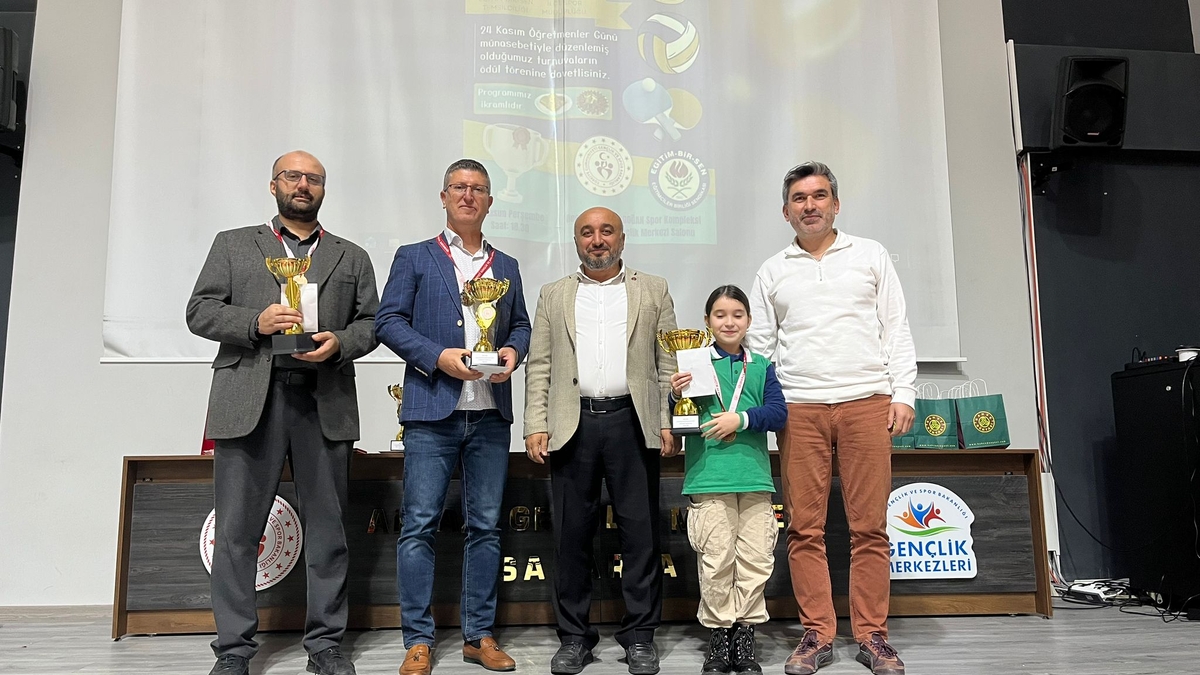 Akyazı'da Öğretmenler Günü spor müsabakaları sona erdi