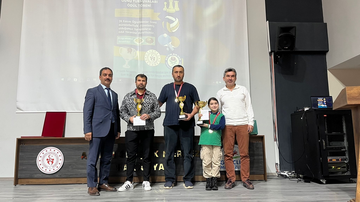 Akyazı'da Öğretmenler Günü spor müsabakaları sona erdi