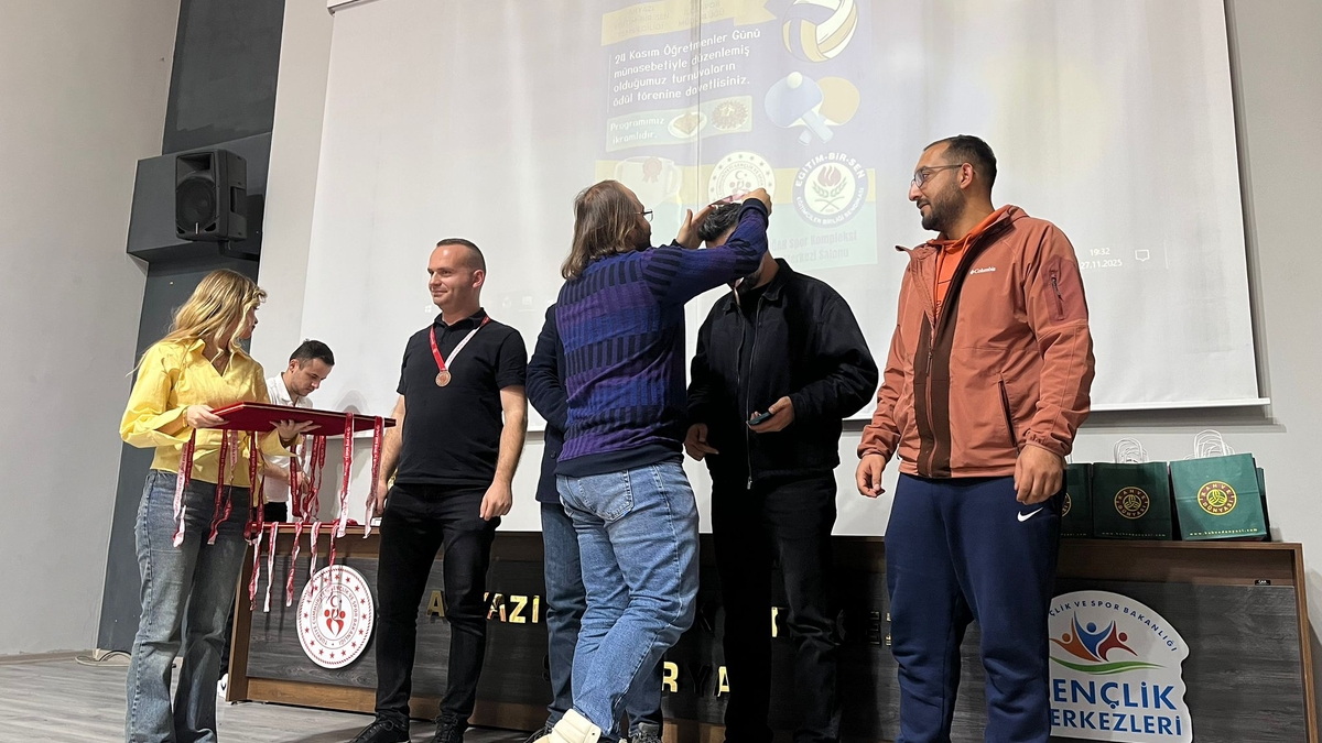 Akyazı'da Öğretmenler Günü spor müsabakaları sona erdi