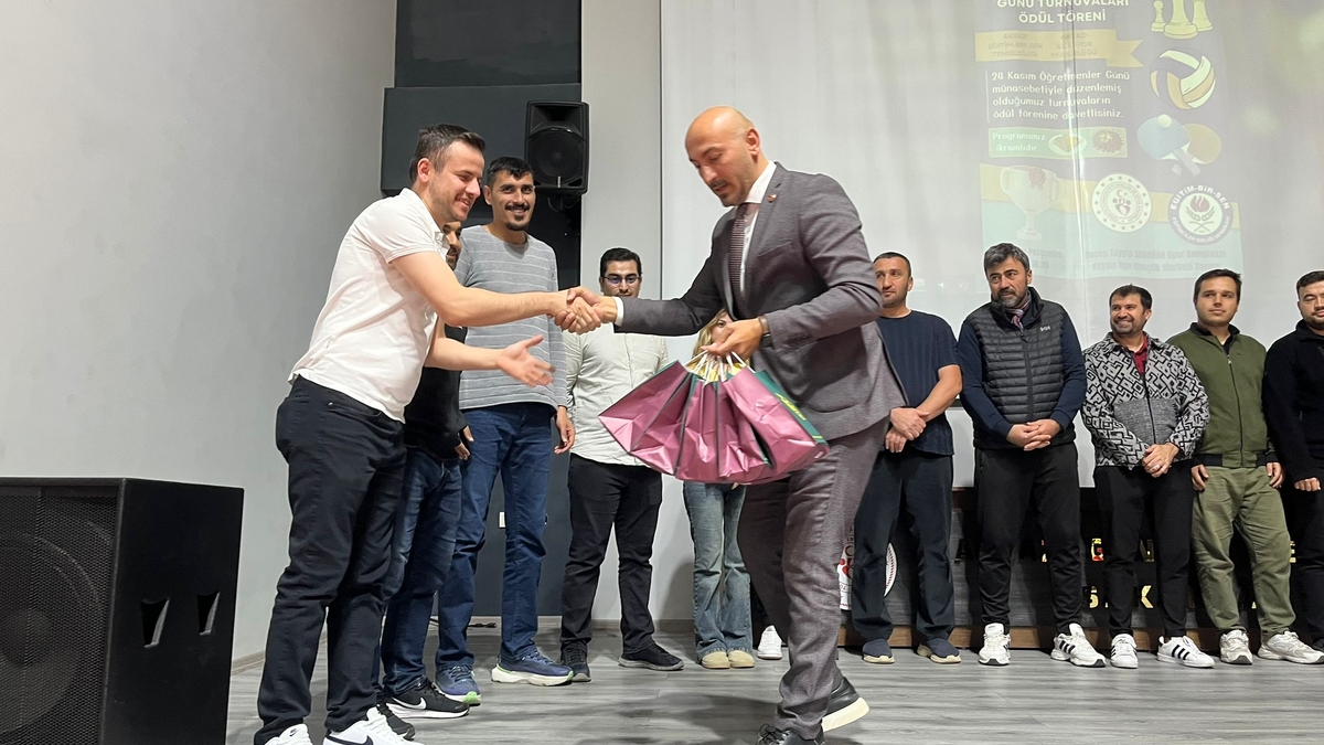 Akyazı'da Öğretmenler Günü spor müsabakaları sona erdi