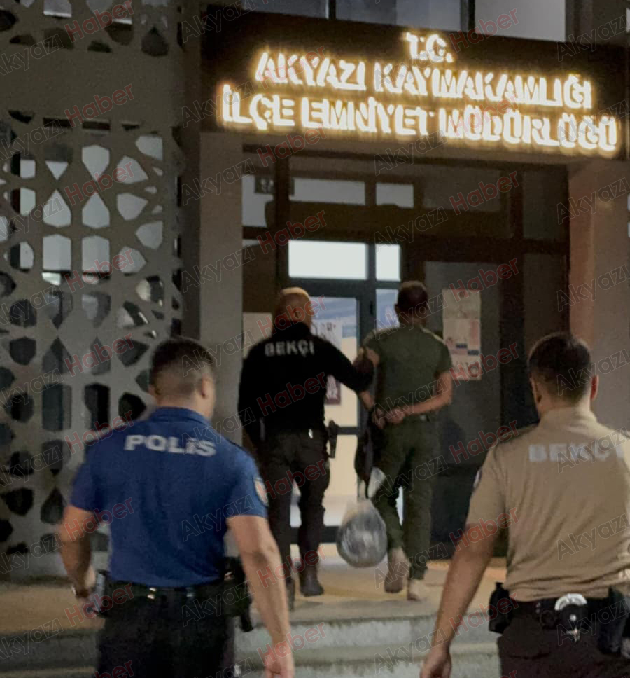 Akyazı'da park halindeki otomobile saldırı