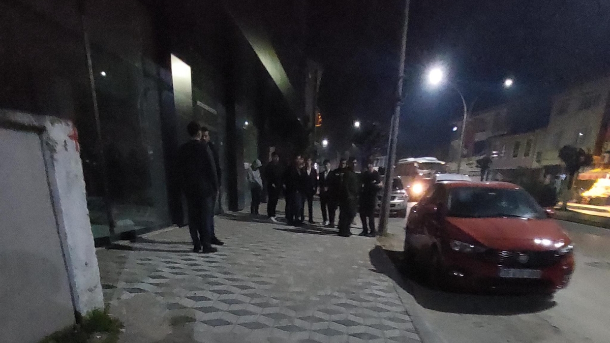 Akyazı'da polisten şok uygulama