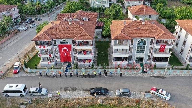 Akyazı da saat 19 19 da 19 mayıs coşkusu