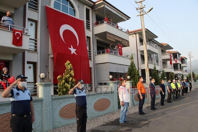 Akyazı da saat 19 19 da 19 mayıs coşkusu