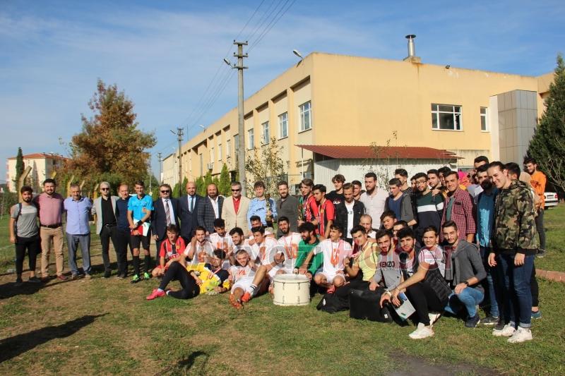 AKYAZI DA ŞAMPİYON BELLİ OLDU 