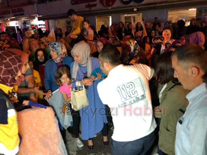 Akyazı'da Sevinç Gösterileri