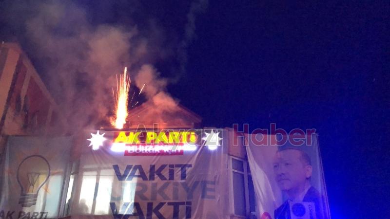 Akyazı'da Sevinç Gösterileri