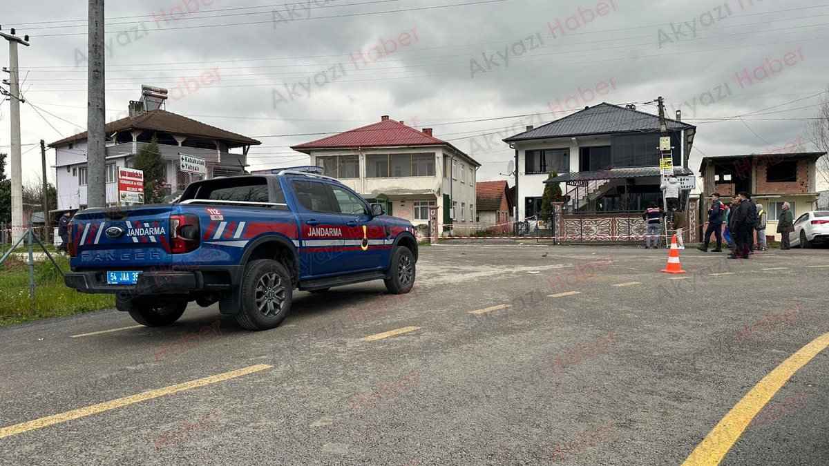 Akyazı'da silahlı saldırı: 2 kişi vuruldu