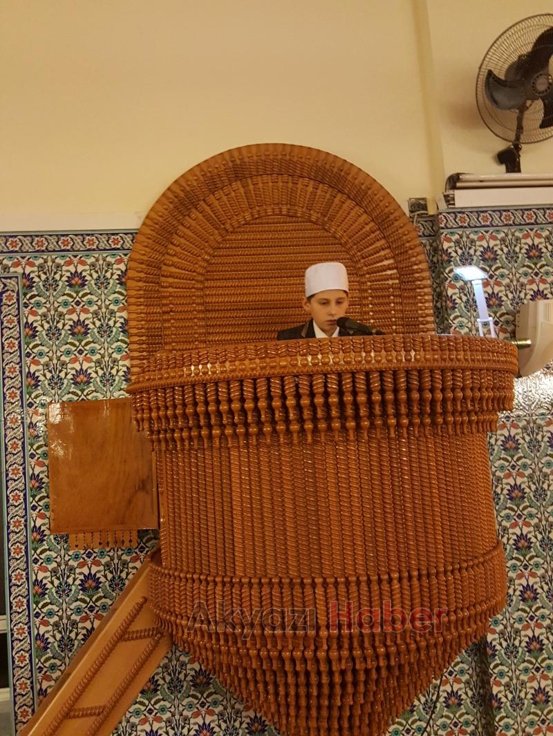 AKYAZI DA SIRA DIŞI KANDİL KUTLAMASI