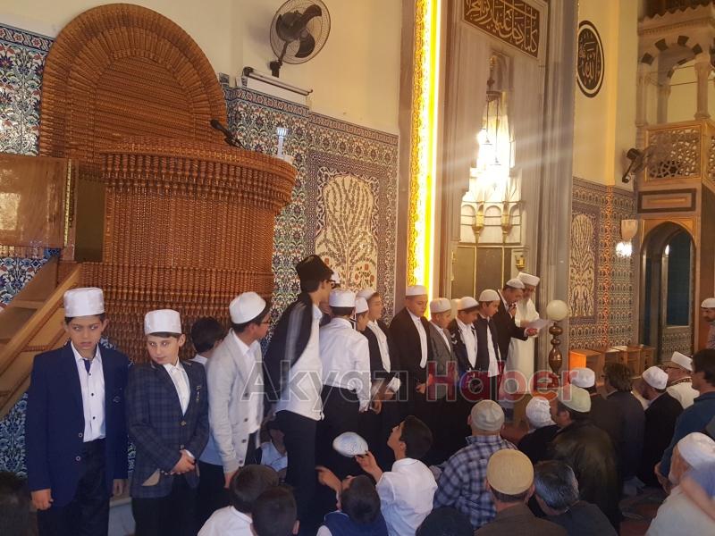 AKYAZI DA SIRA DIŞI KANDİL KUTLAMASI