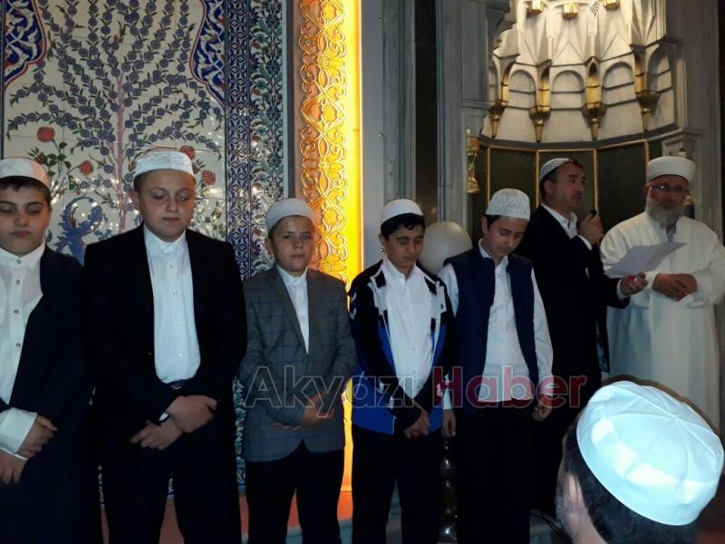 AKYAZI DA SIRA DIŞI KANDİL KUTLAMASI