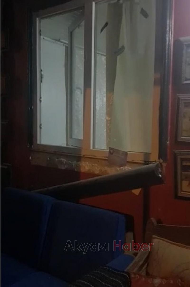 Akyazı da Soygun Kasadaki Paralar ve Televizyon Çalındı