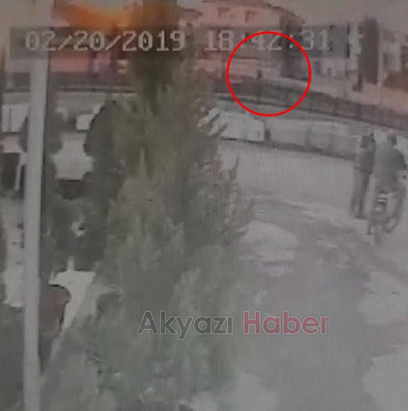 Akyazı da Soygun Kasadaki Paralar ve Televizyon Çalındı