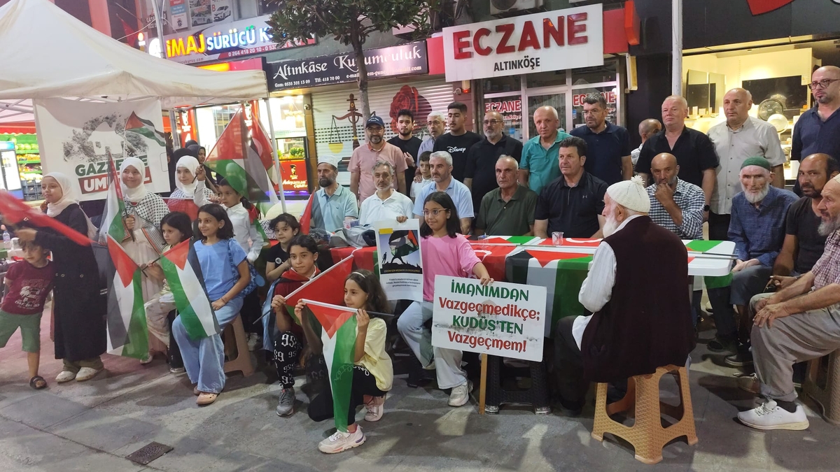 Akyazı'da STK'lardan Gazze için vicdan nöbeti