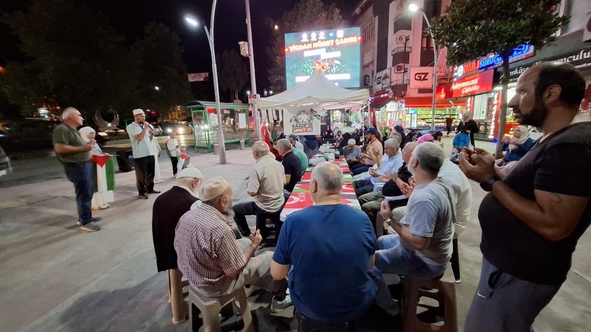 Akyazı'da STK'lardan Gazze için vicdan nöbeti
