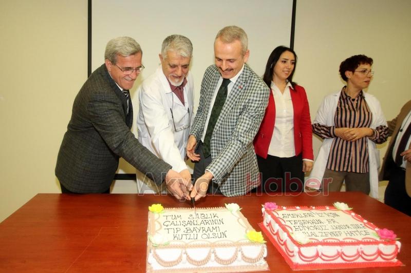 AKYAZI'DA TIP BAYRAMI KUTLANDI