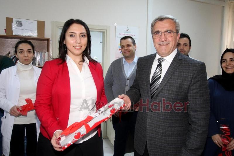 AKYAZI'DA TIP BAYRAMI KUTLANDI