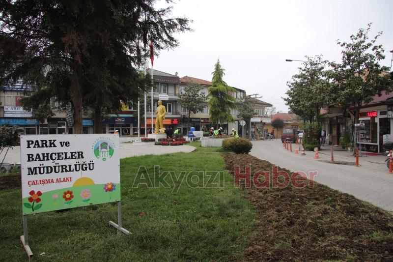 AKYAZI DA TÜM KAVŞAK REFÜJ ve MEYDANLAR YENİLENİYOR