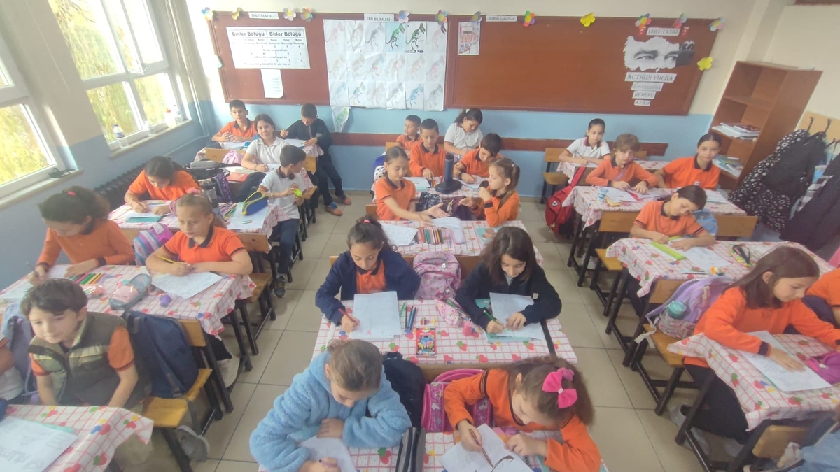 Akyazı'da tüm okullarda Filistin için farkındalık etkinliği