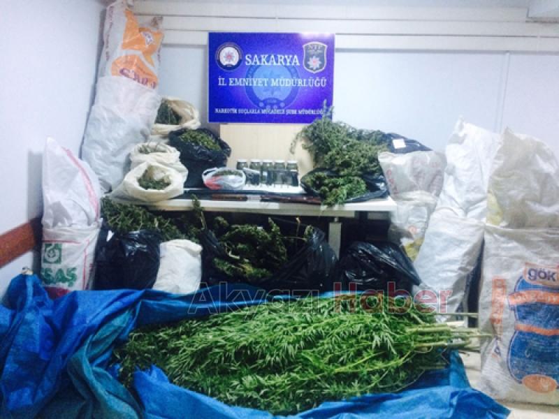 Akyazı'da Uyuşturucu Tacirlerine Operasyon