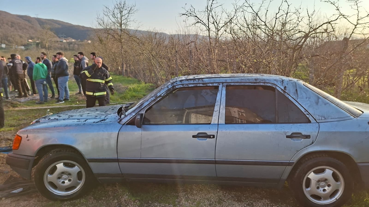 Akyazı'da yangın; Patlama sesi paniğe neden oldu